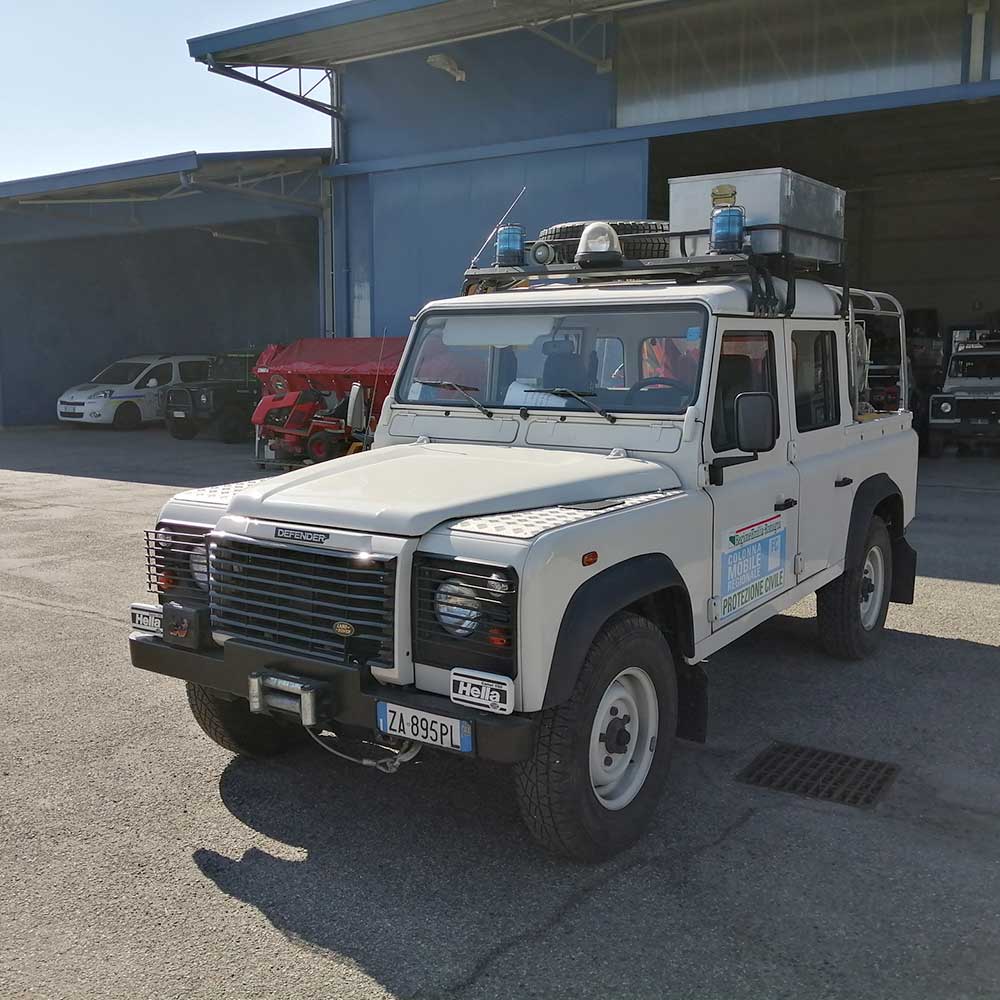 Land Rover Defender 110 pickup